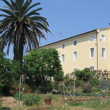 Bed and Breakfast Casa Marcè a Sonno à Porcari Extérieur photo