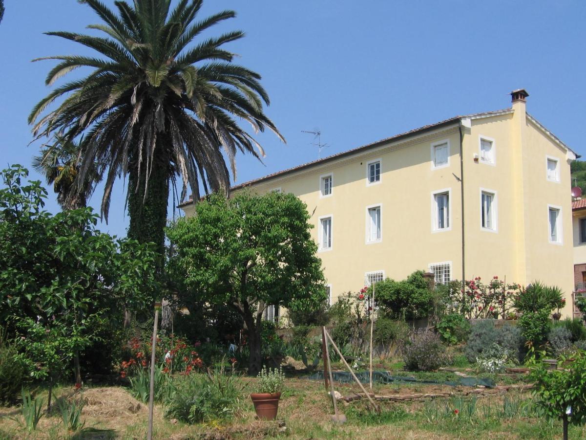 Bed and Breakfast Casa Marcè a Sonno à Porcari Extérieur photo